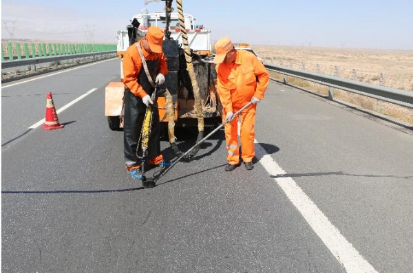道路专用灌缝胶的性能