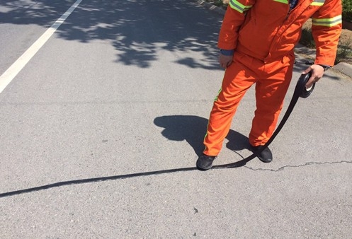 无胎基贴缝带修补沥青路面裂缝效果更好