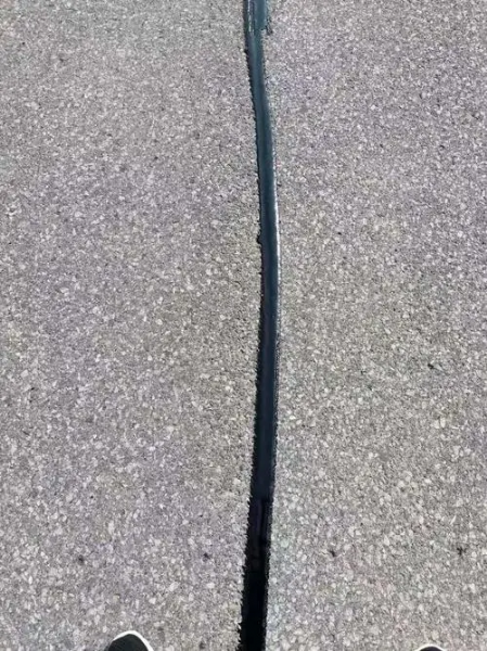 沥青灌缝胶的特点
